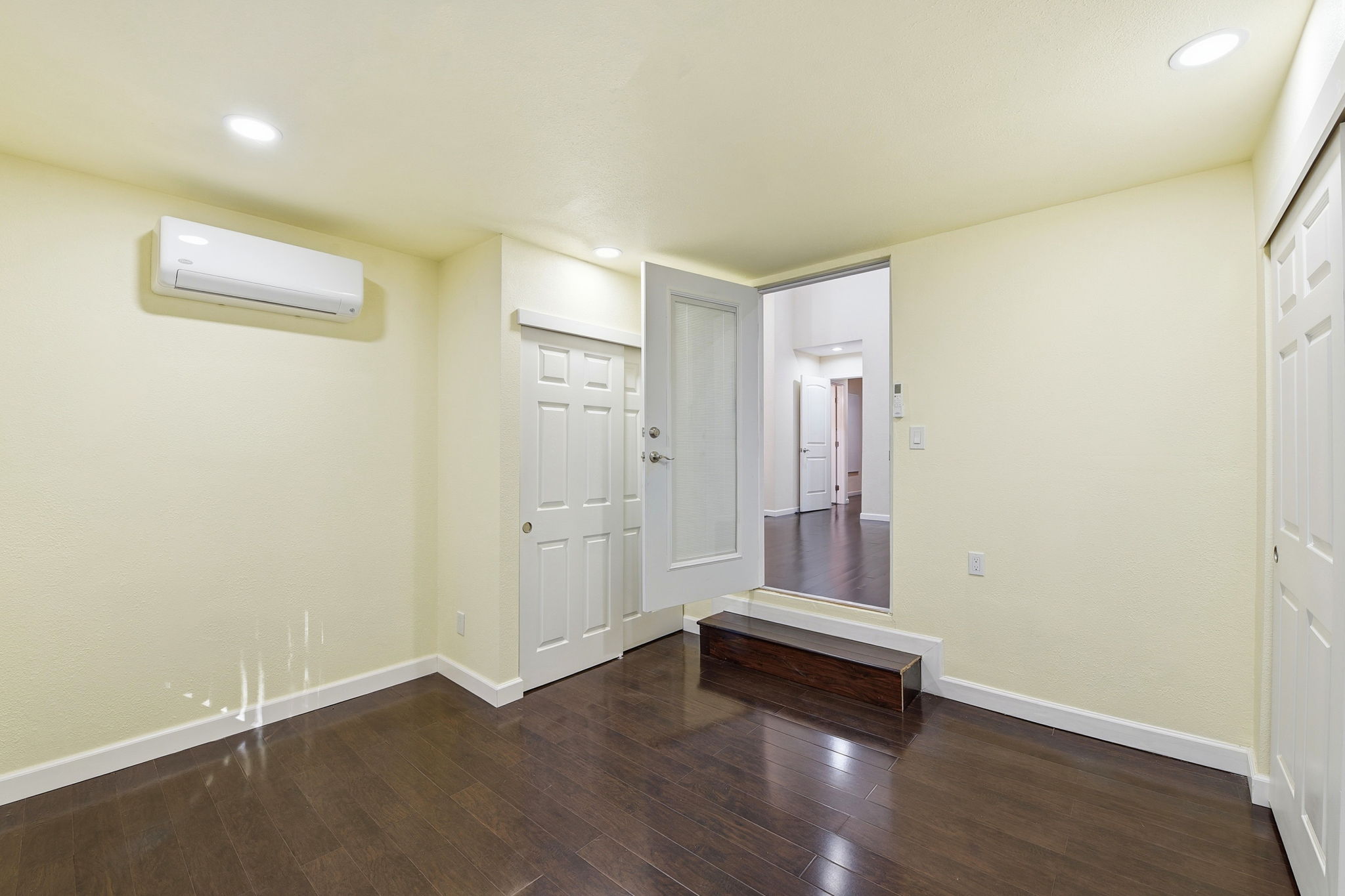 029_F8_5475 Century Park Way