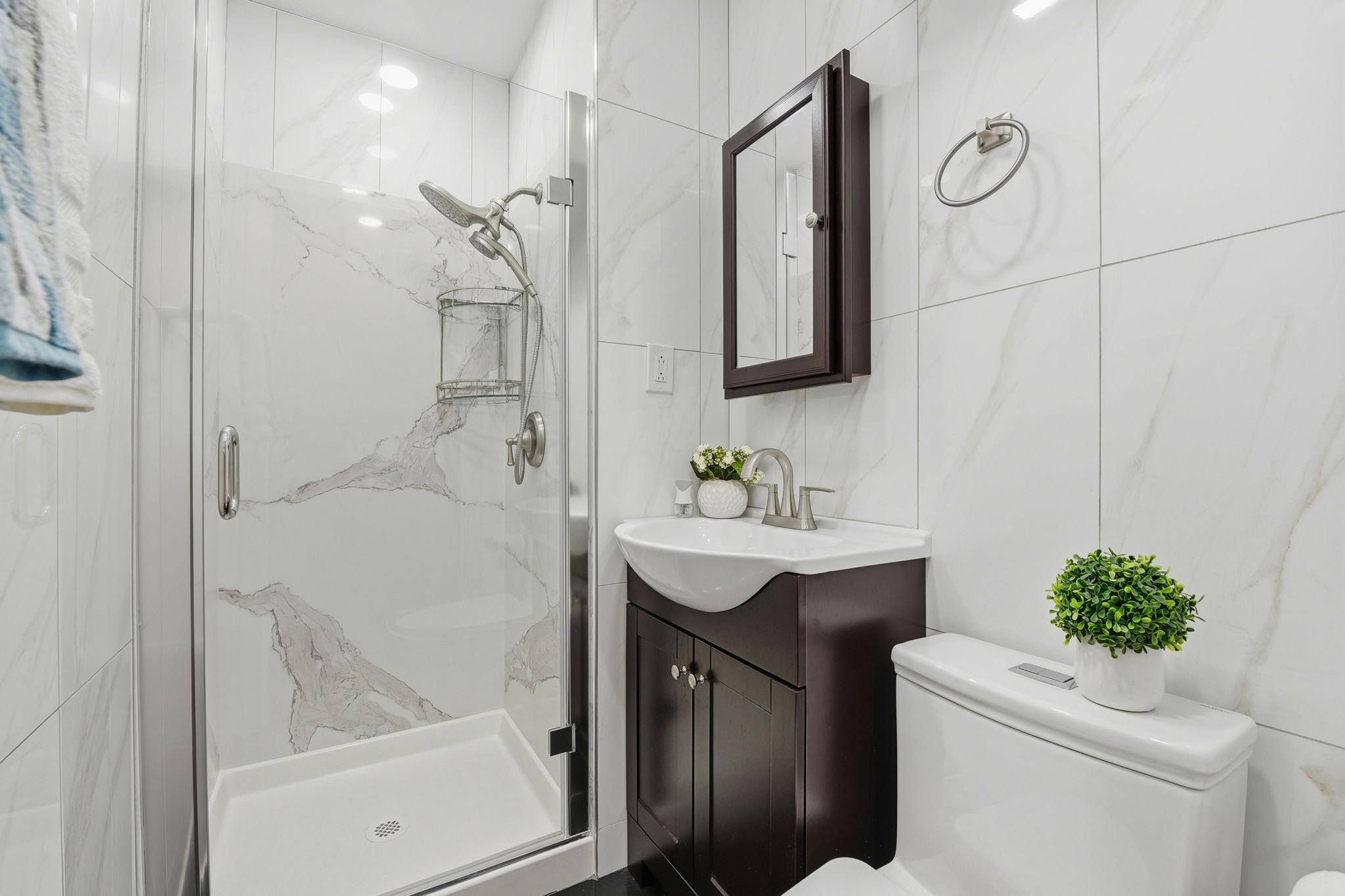 031_F8_5475 Century Park Way