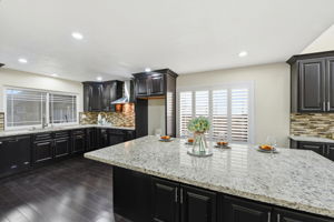 013_F8_5475 Century Park Way