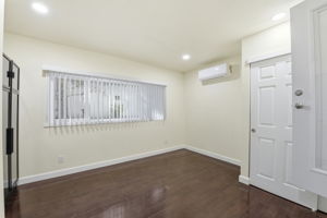 030_F8_5475 Century Park Way