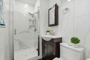 031_F8_5475 Century Park Way