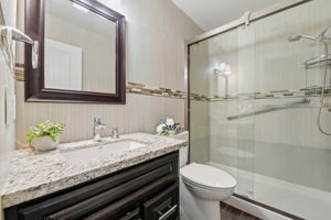 032_F8_5475 Century Park Way