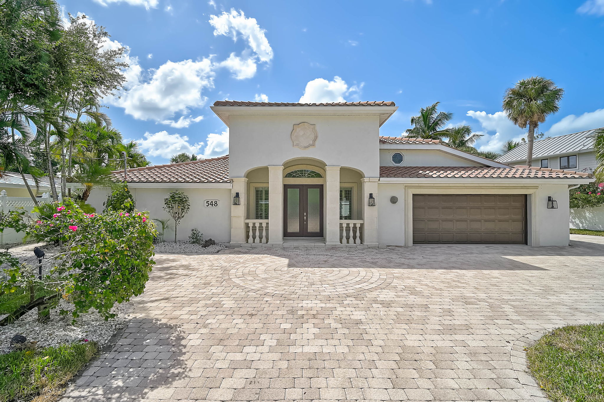 548 Siesta Dr-5