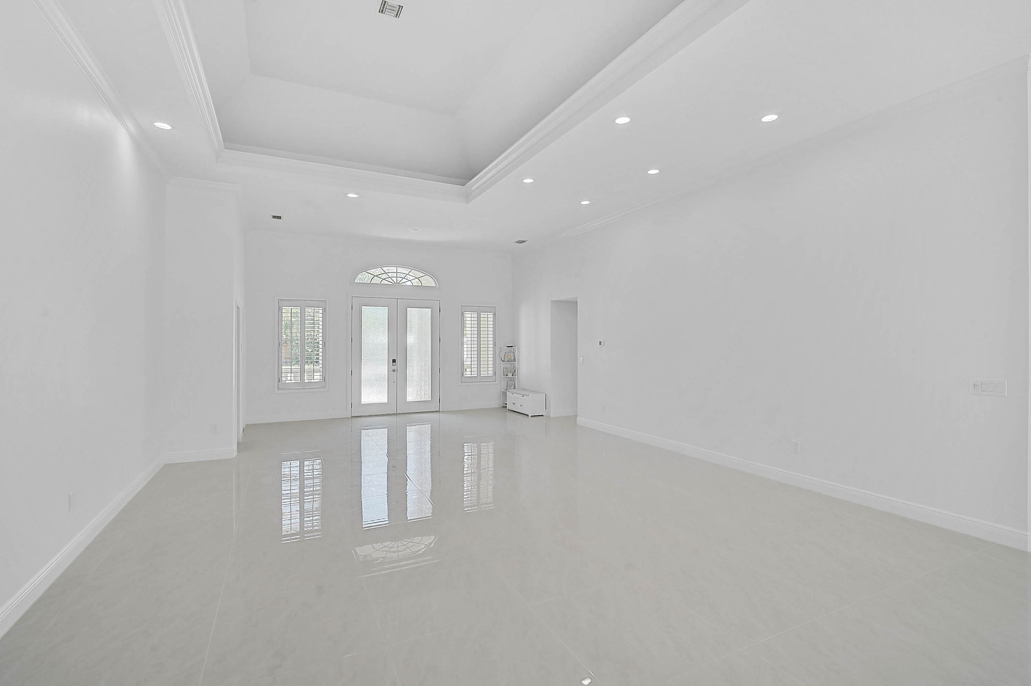 548 Siesta Dr-6