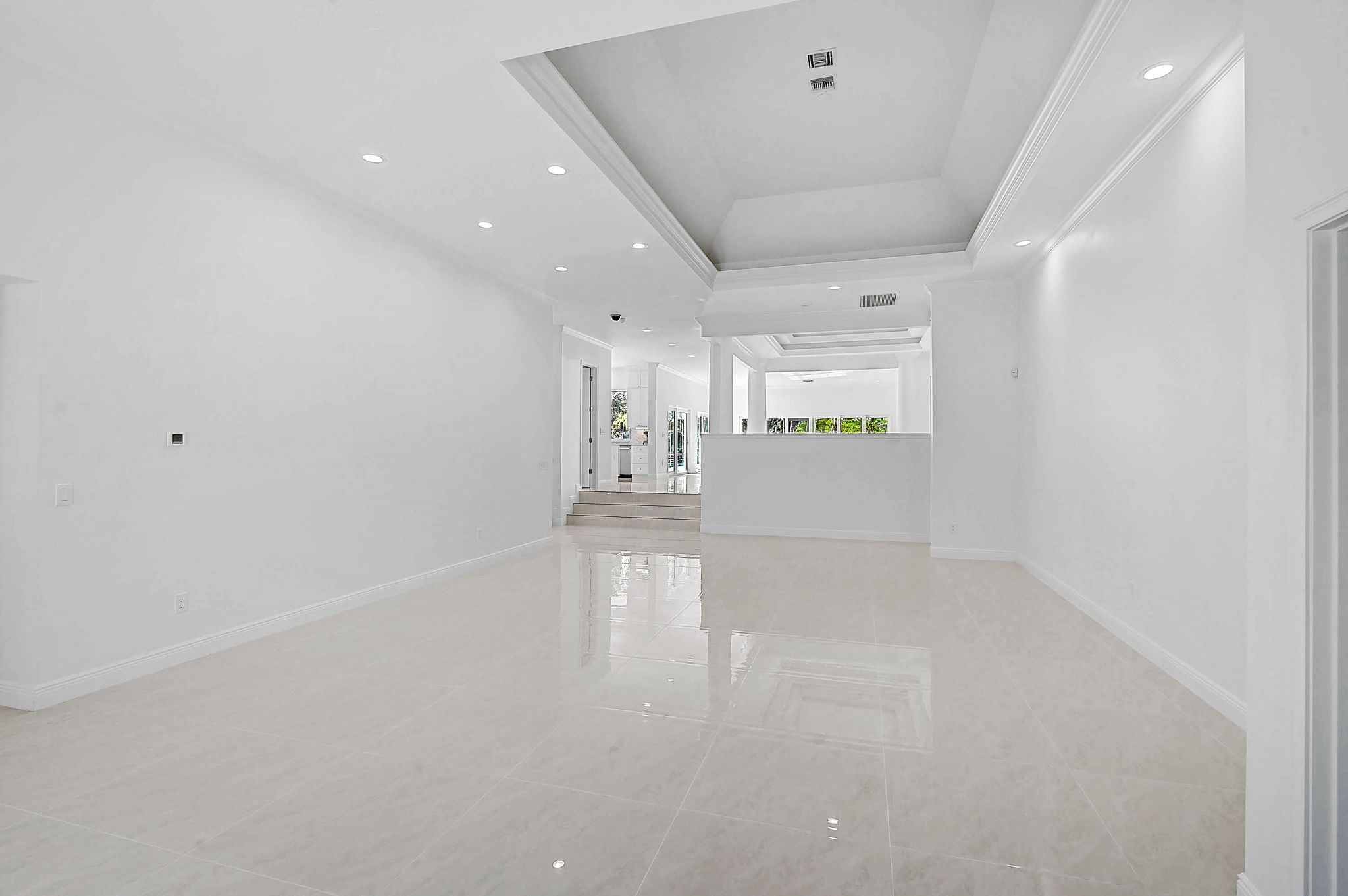 548 Siesta Dr-11