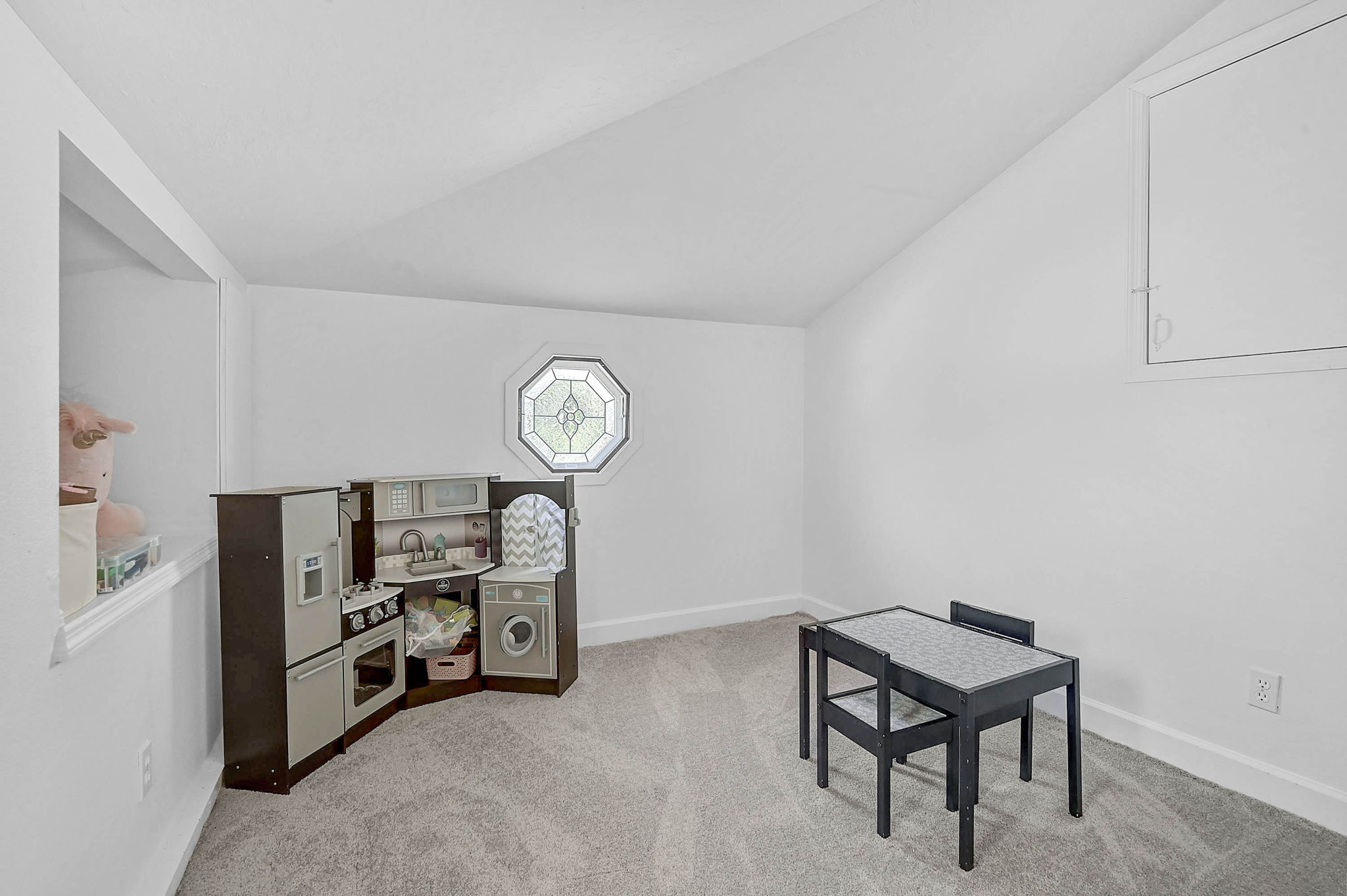 548 Siesta Dr-22