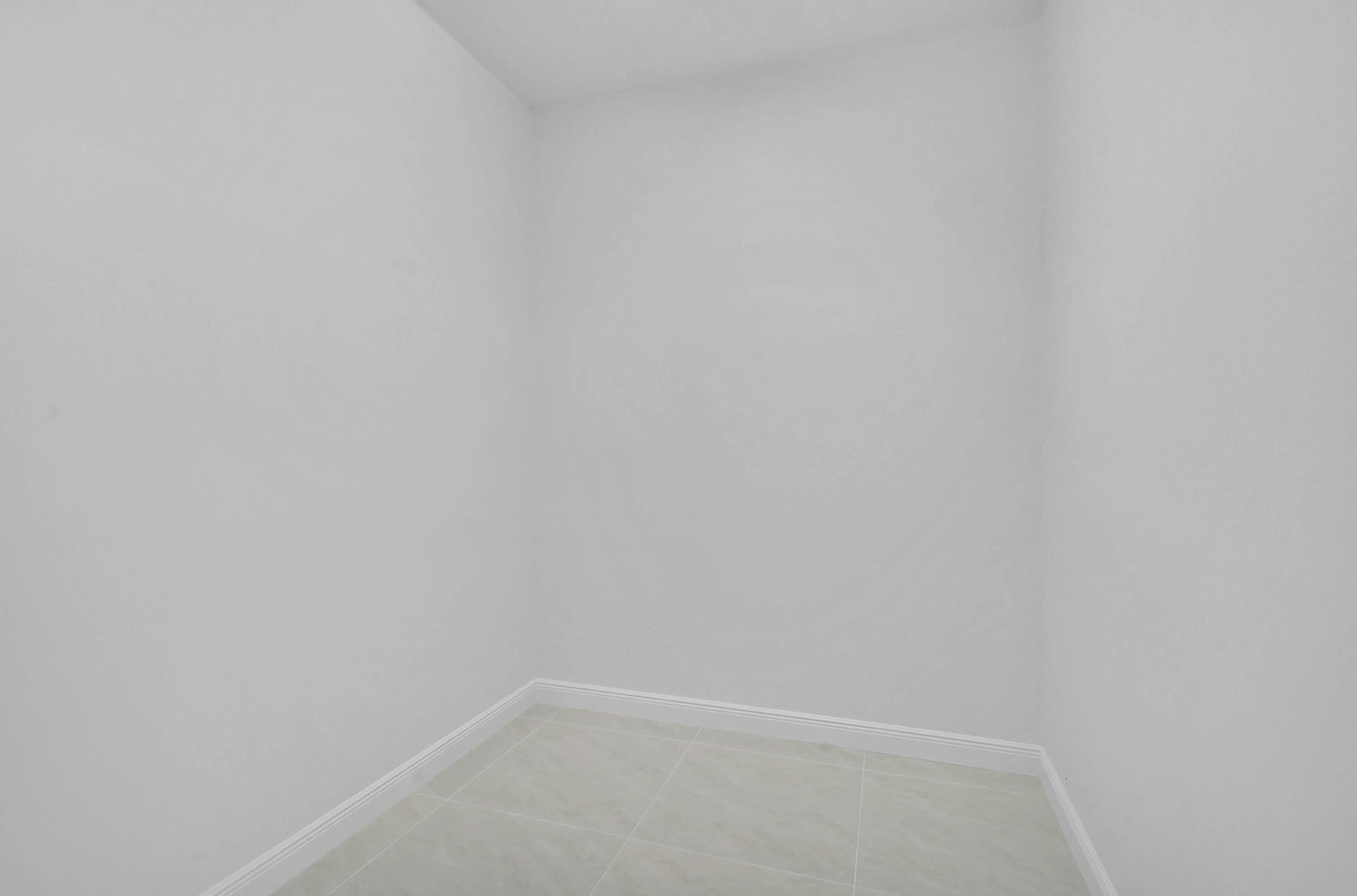 548 Siesta Dr-25