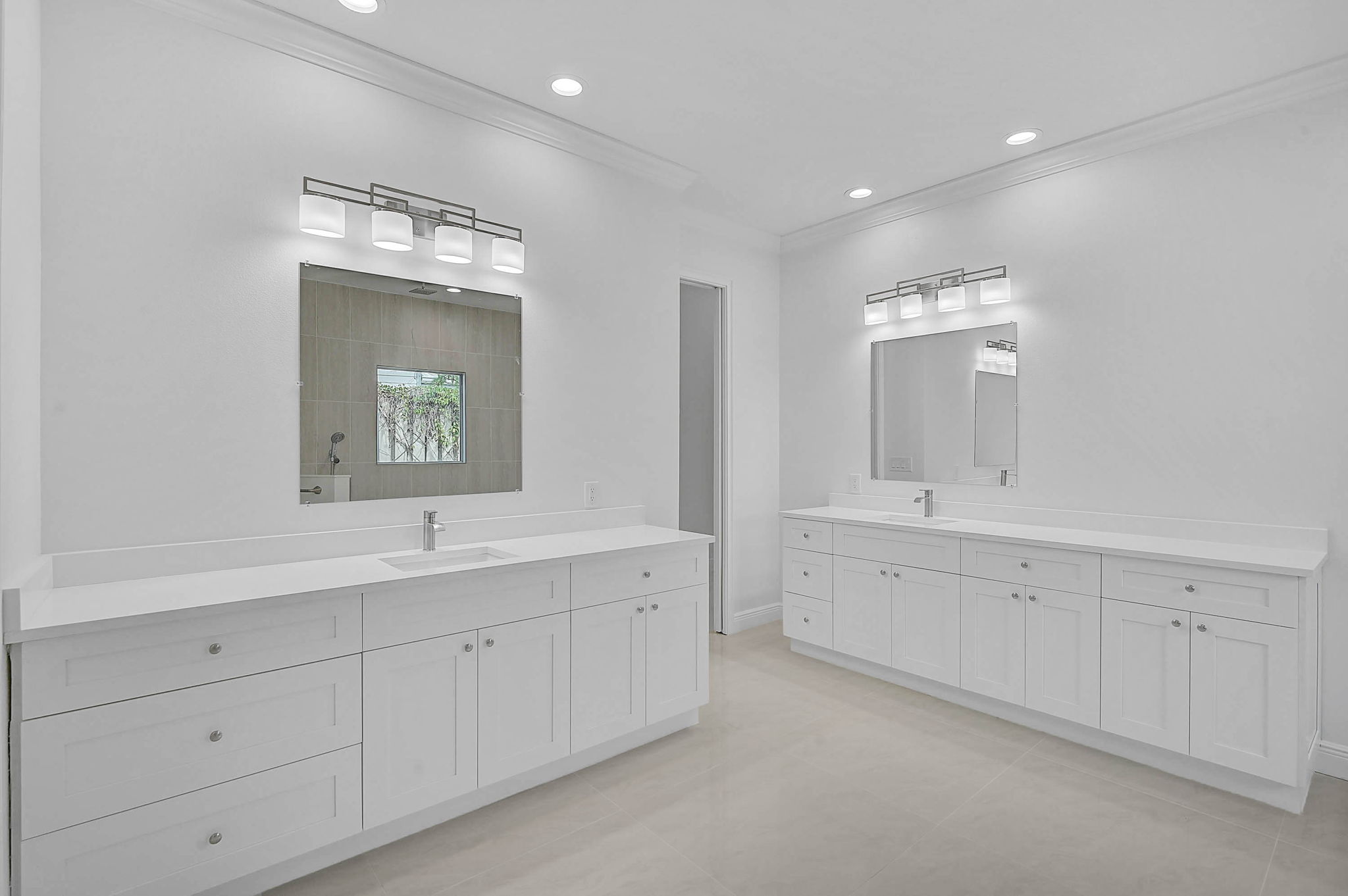 548 Siesta Dr-31