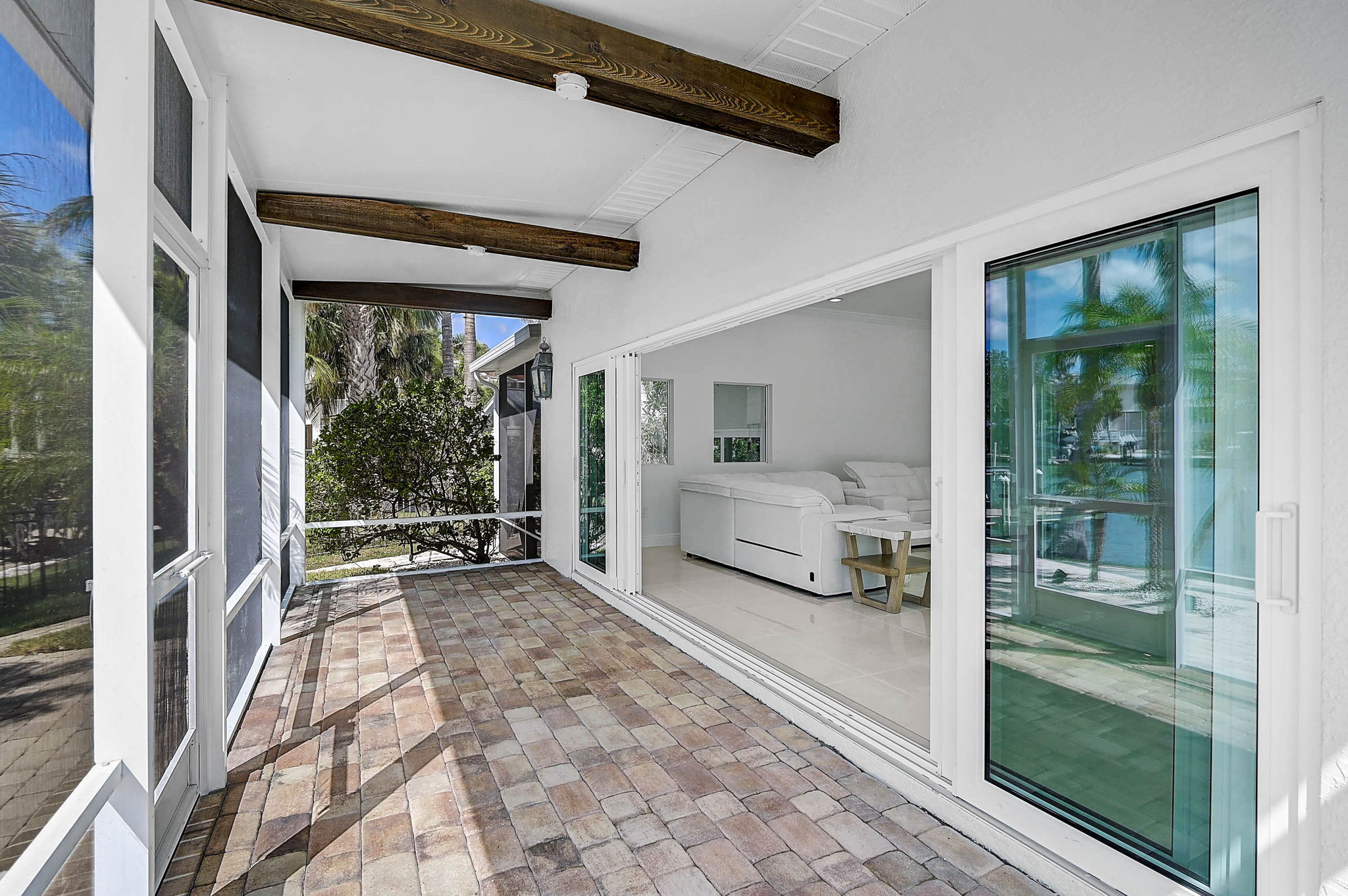 548 Siesta Dr-58