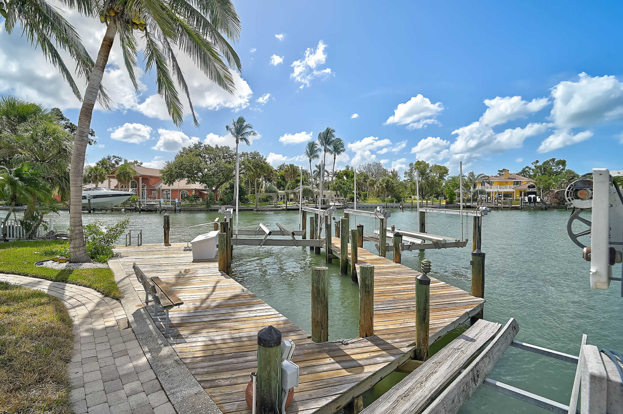 548 Siesta Dr-72