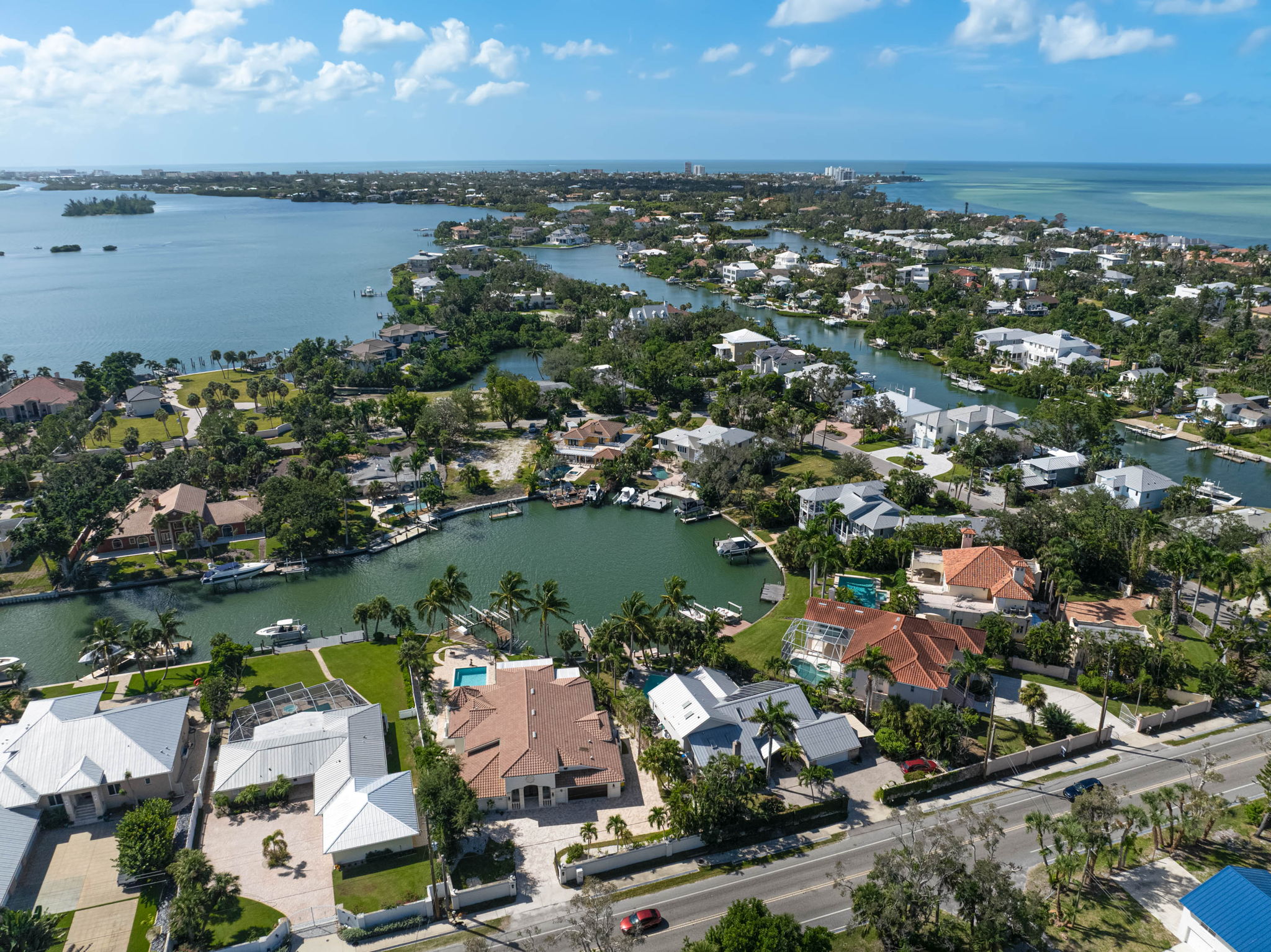 548 Siesta Dr-79