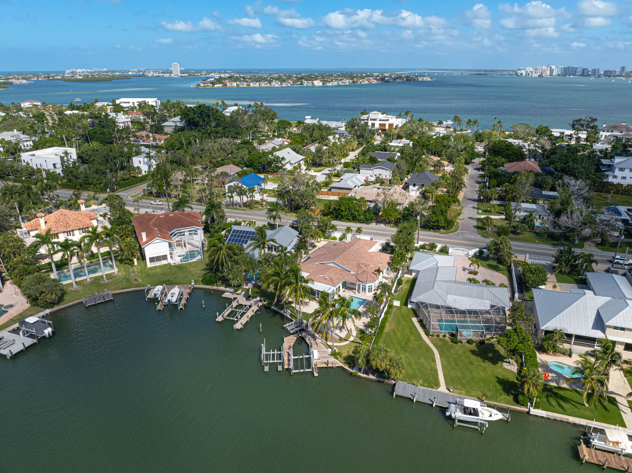 548 Siesta Dr-82