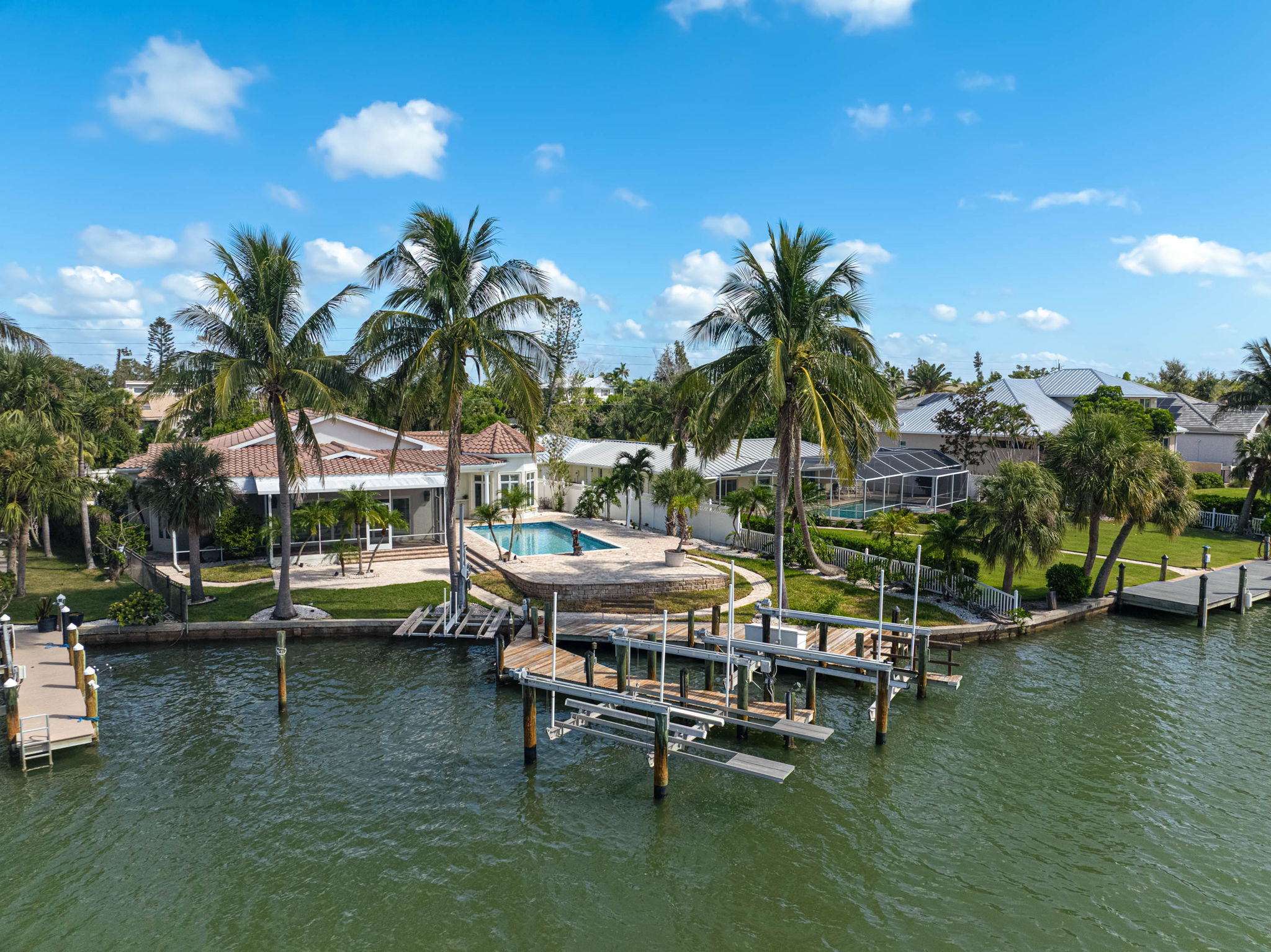 548 Siesta Dr-84