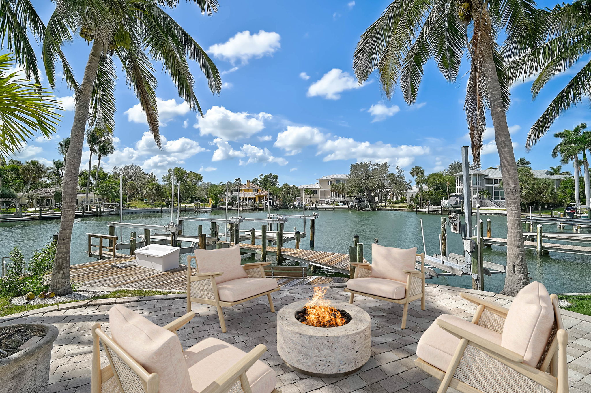 548 Siesta Dr-Patio