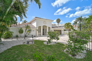548 Siesta Dr-2
