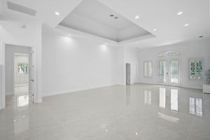 548 Siesta Dr-8