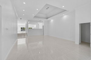 548 Siesta Dr-9