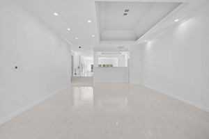 548 Siesta Dr-10