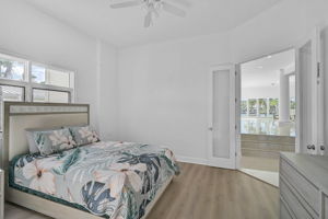 548 Siesta Dr-19
