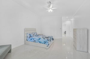548 Siesta Dr-24