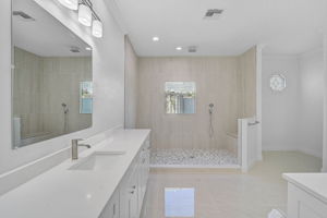 548 Siesta Dr-27