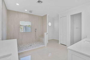 548 Siesta Dr-28