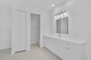 548 Siesta Dr-29