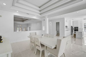 548 Siesta Dr-38