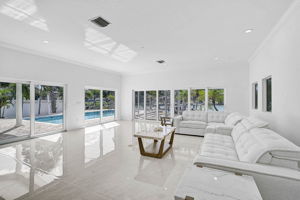 548 Siesta Dr-52