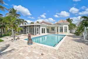 548 Siesta Dr-63