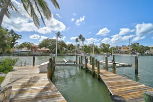 548 Siesta Dr-73