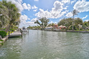 548 Siesta Dr-75