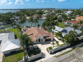 548 Siesta Dr-77
