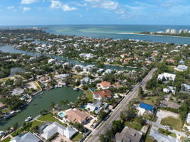 548 Siesta Dr-80