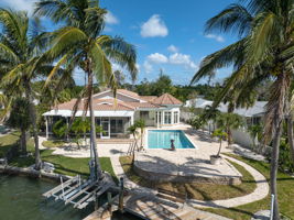 548 Siesta Dr-85