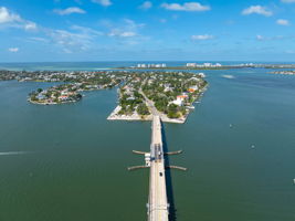 548 Siesta Dr-93