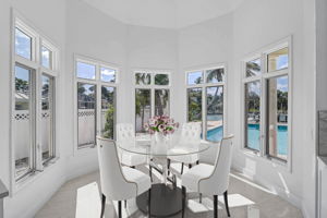 548 Siesta Dr-Kitchen Eat In