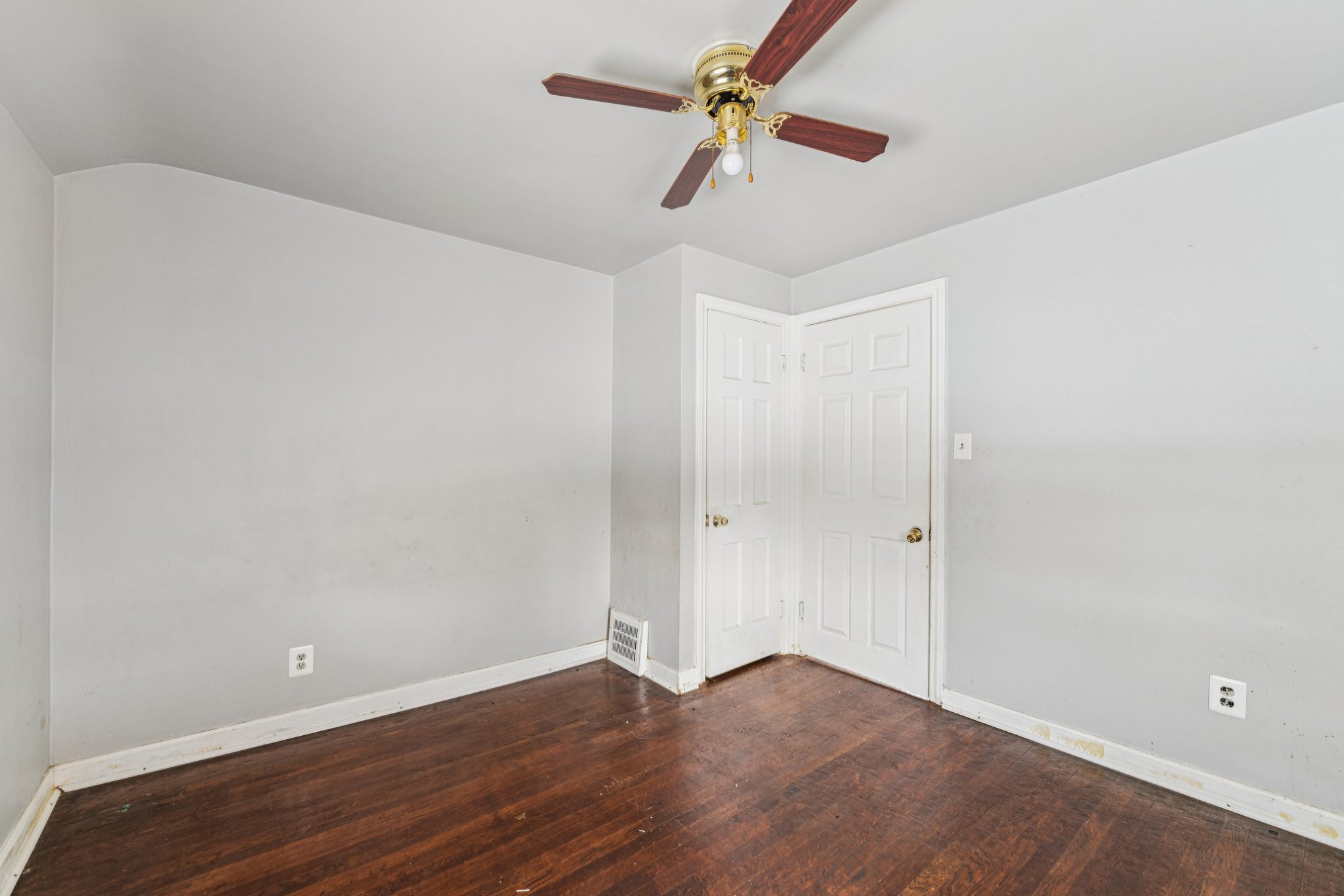 Dalewood Ave-S2001-019.jpg