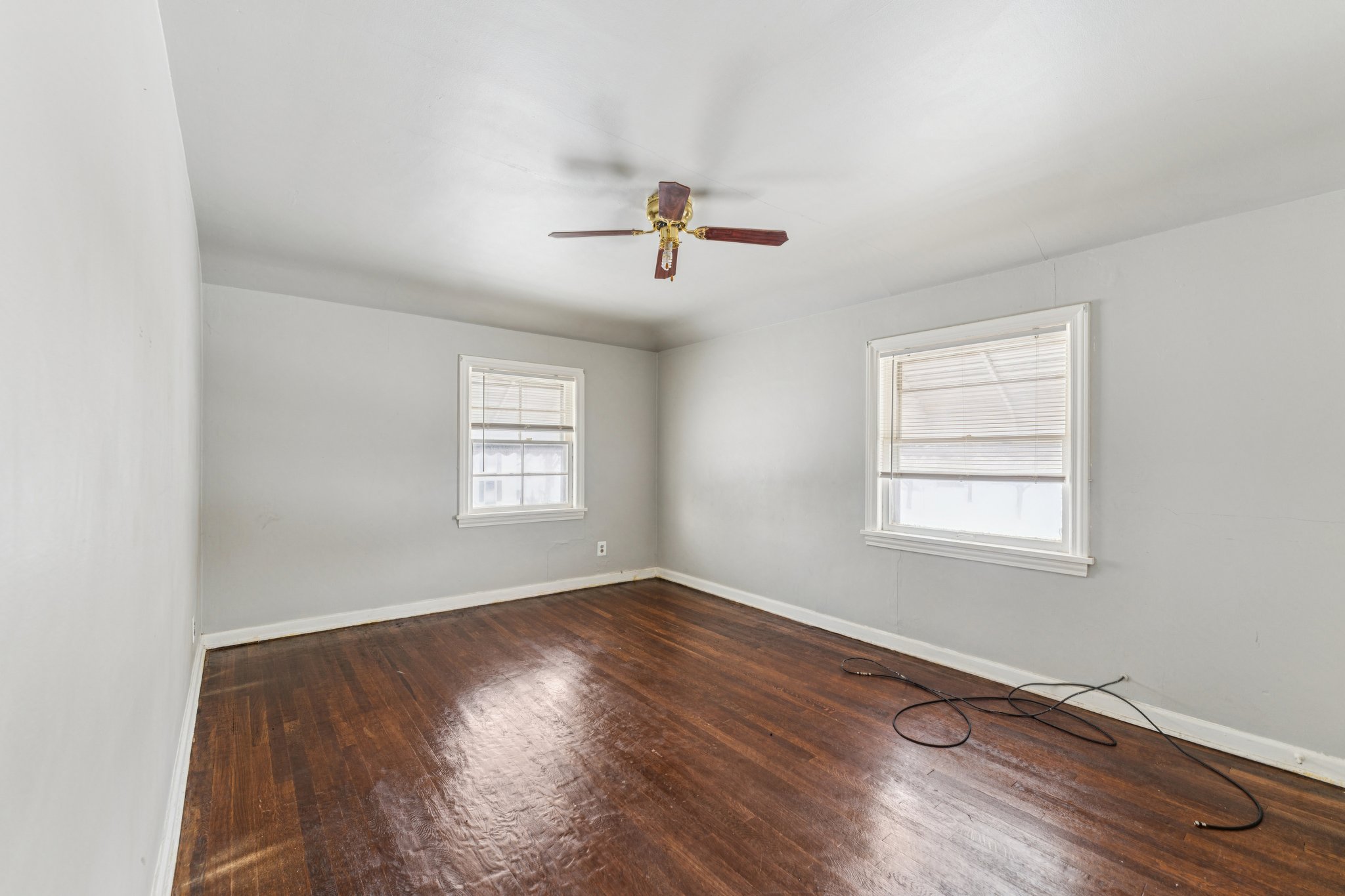 Dalewood Ave-S2001-020.jpg