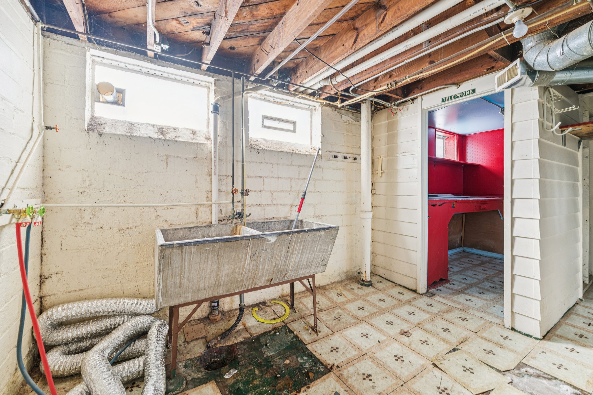 Dalewood Ave-S2001-027.jpg