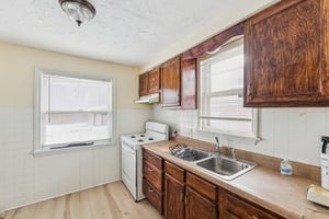 Dalewood Ave-S2001-011.jpg