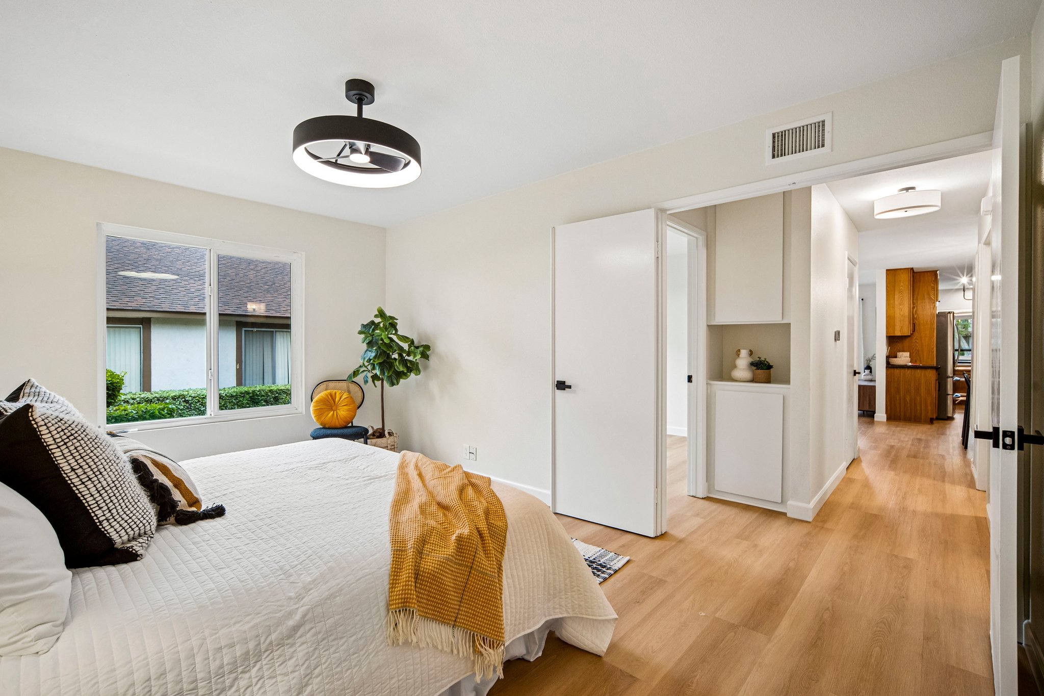 E Willow Woods Ln 101-S0205-018.jpg