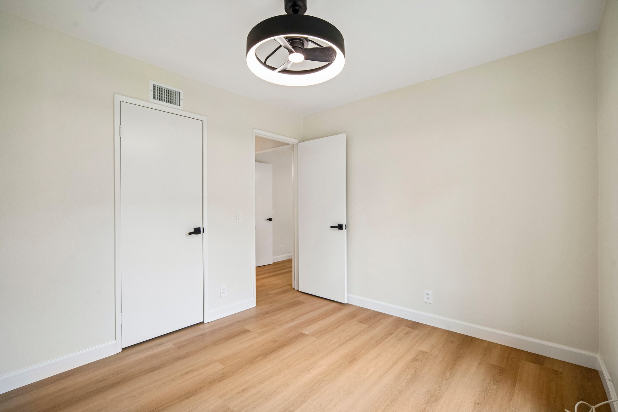 E Willow Woods Ln 101-S0205-020.jpg