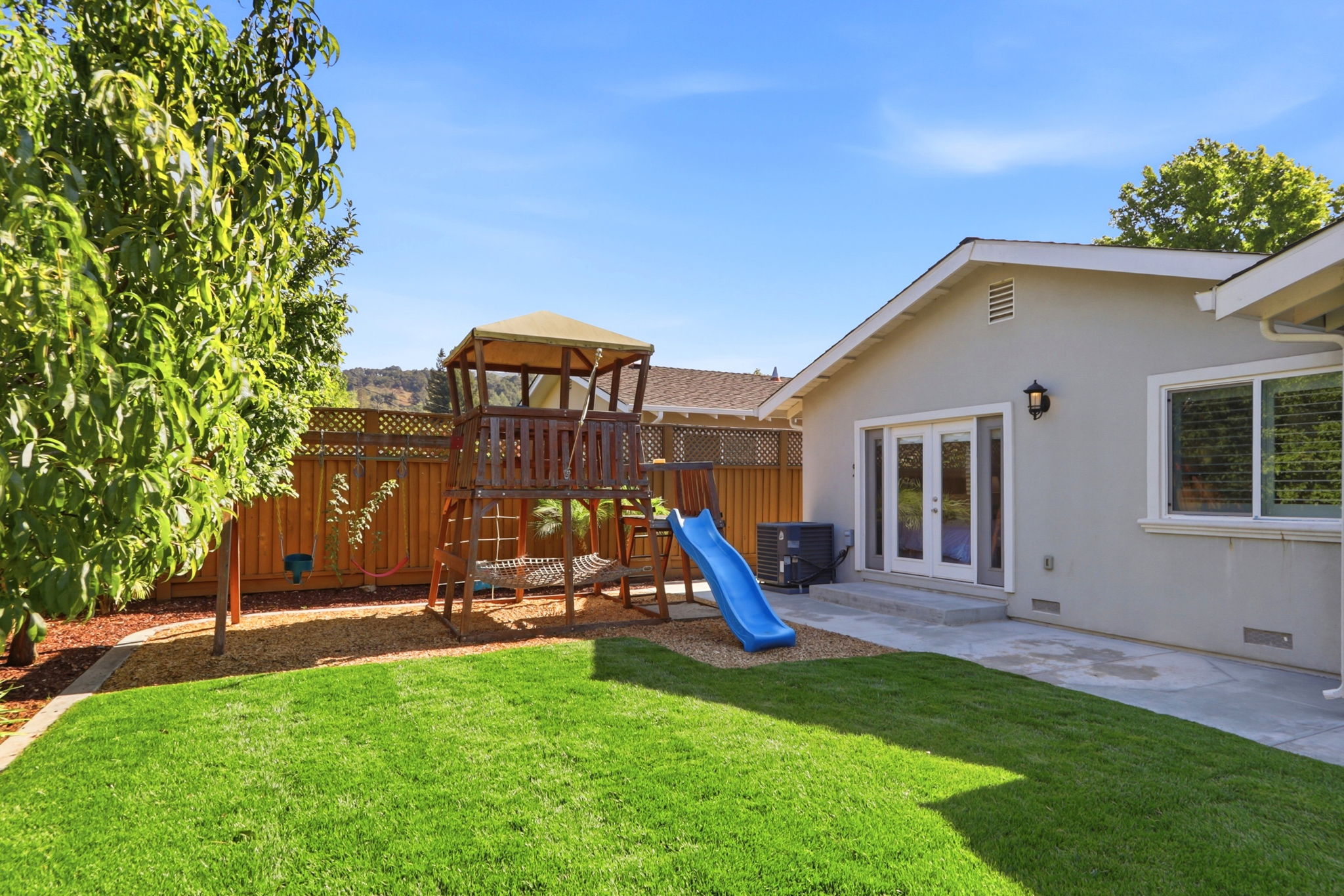 046_F8_5486 Sharon Ln