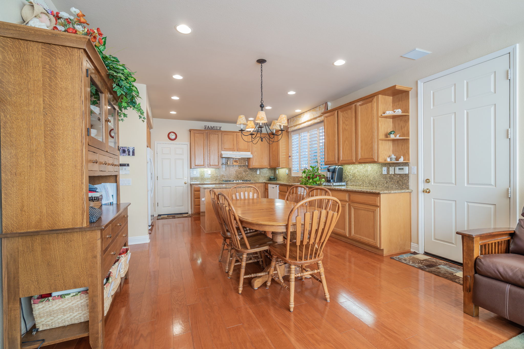 Kitchen/Eating Area