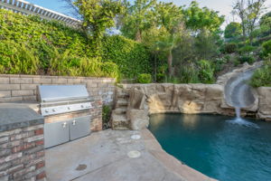 Outdoor Kitchen