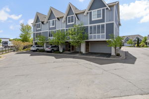  Photo 0