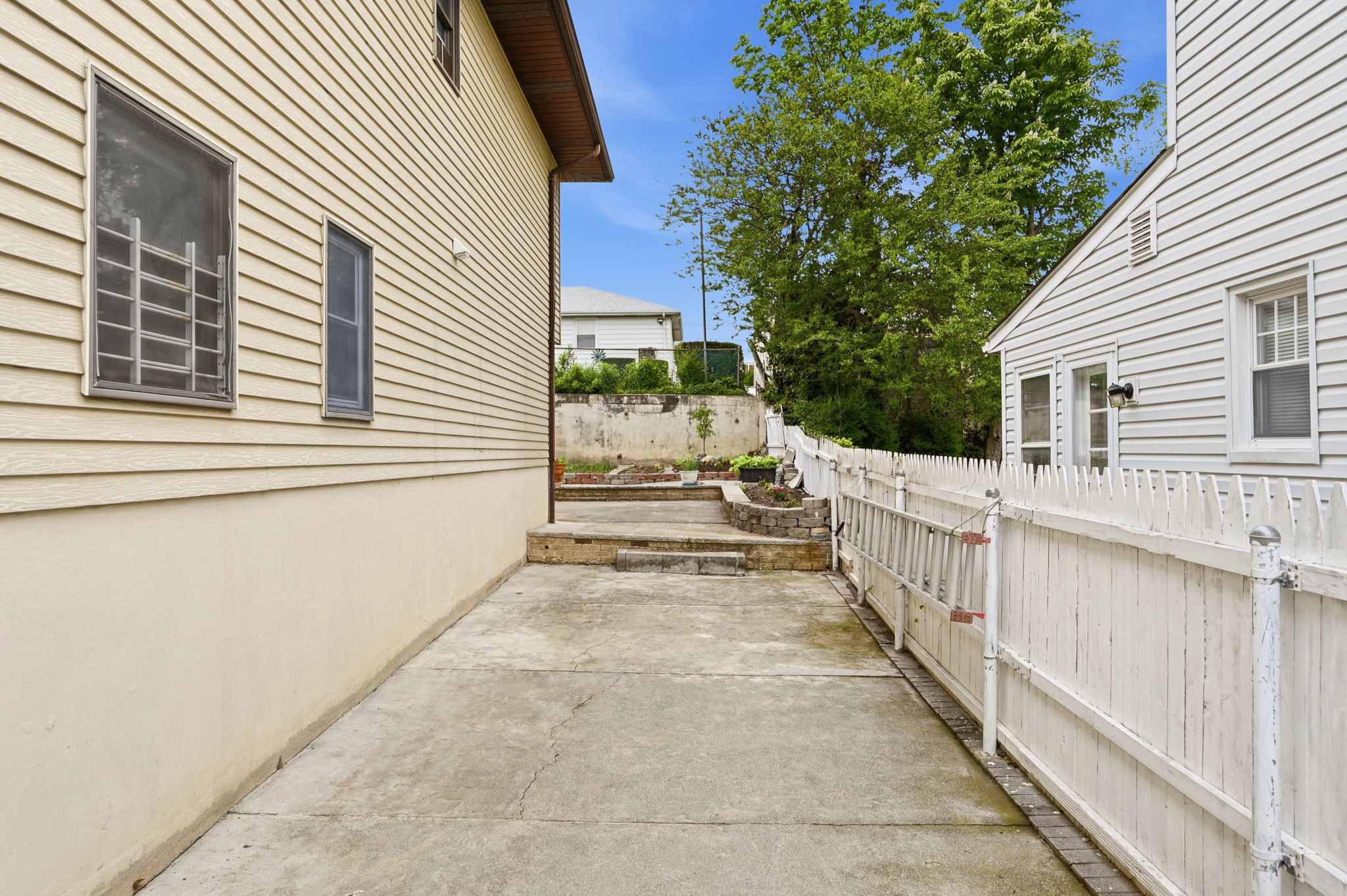  Photo 47