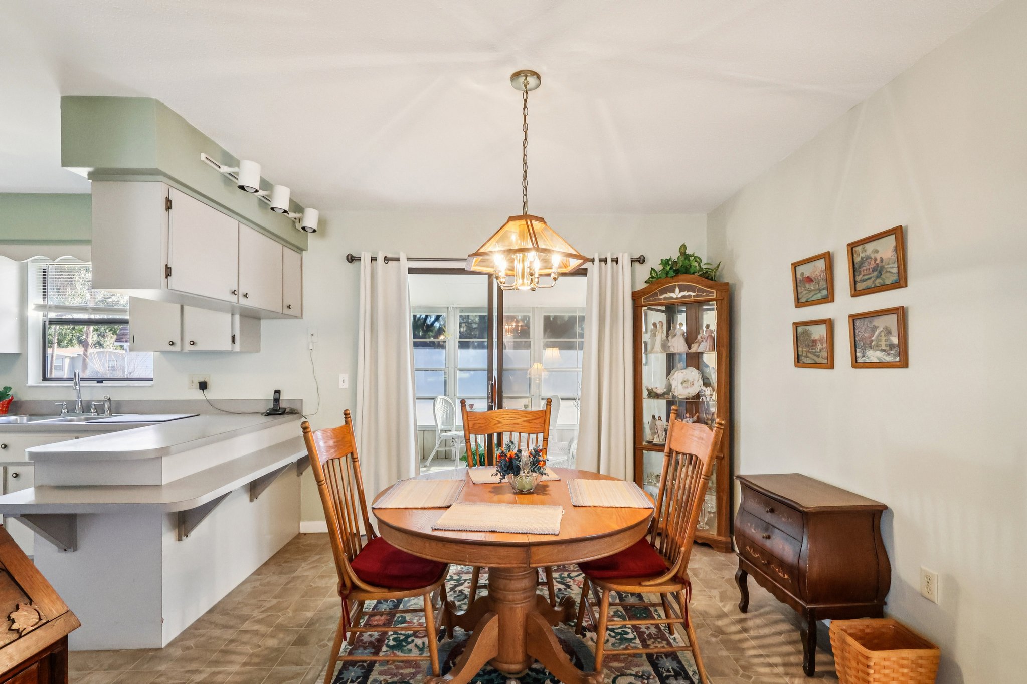 Aberdeen Cir-S2101-010.jpg