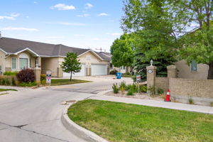 55 Bairdmore Blvd - Exterior-4